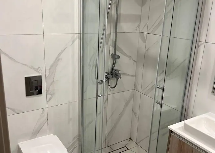 아파트 Modern Cosy 파라림니